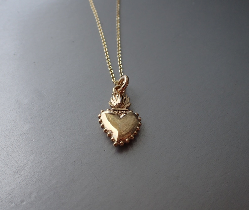 Sacred Heart Gold Long Necklace, Delicate, Gold-filled bild 6