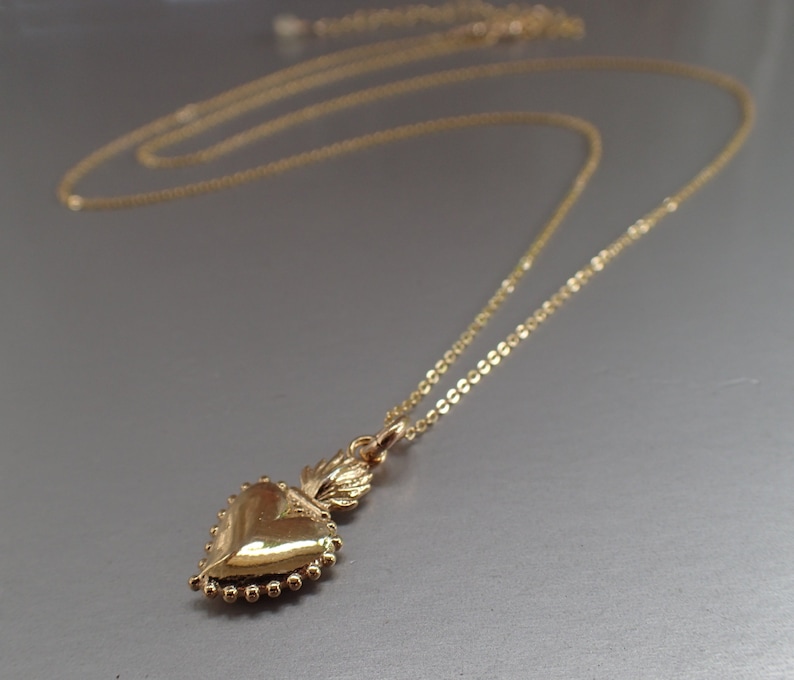 Sacred Heart Gold Long Necklace, Delicate, Gold-filled bild 1