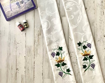 White Clergy Stole w/ Grapevine & Christ the King Symbol for Pastor