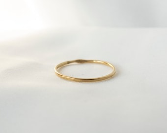 ALEXIA – hammered stacking ring