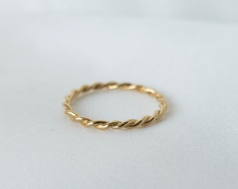 Alexia Cord Ring – Twisted stacking ring in silver or gold-plated – Minimalist ring – Delicate handmade ring for layering