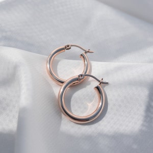 BLANCA MIDI Wide hoop earrings 20 mm in gold, silver or rose gold image 5