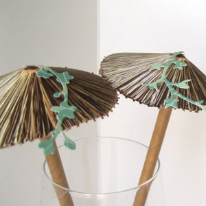 20 Tiki hut Cocktail umbrellas with vines beach wedding mini drink parasol umbrella Cocktail umbrella skewers wedding reception table decor