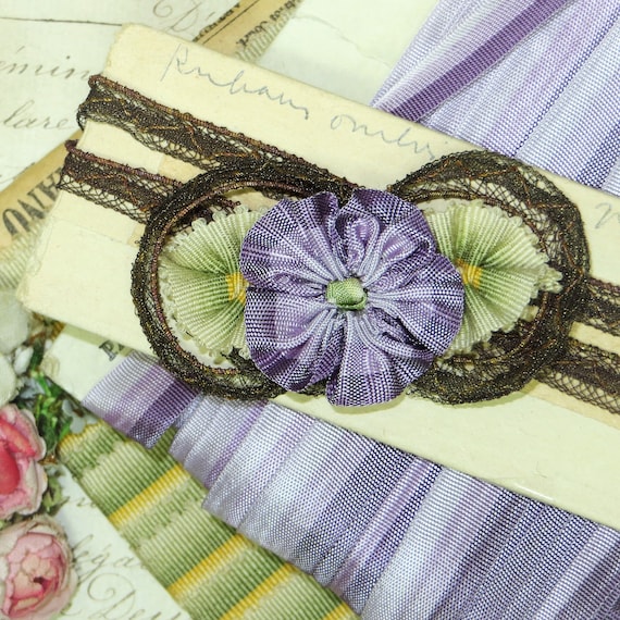 5y VTG 1//2/" RAYON BLUE VIOLET OMBRE SATIN RIBBON FLOWER ROSETTE DOLL DRESS TRIM