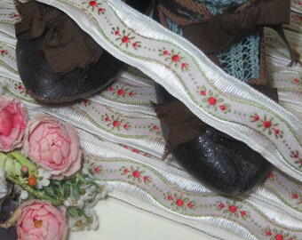 2y FRENCH FLOWER TRIM Passementerie Ribbon Tag: Red Pink Jacquard Ribbon Grosgrain white wedding rose Rosette Antique Doll Dress Brocade