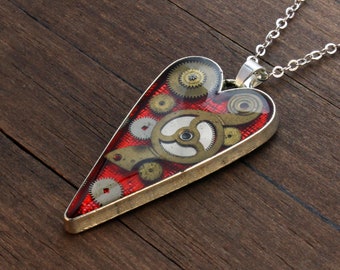 Pendentif pour coeur Steampunk rouge, collier de coeur Steampunk argent, pendentif de coeur, collier de coeur, pendentif de pièces de montre, collier de pièces de montre