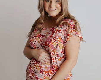Bata de hospital para lactancia y parto con flores de Three Little Tots: pijamas y ropa para amamantar