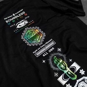Boundless Union V2 Spectrum Premium T-Shirt // Heilige Geometrie T-shirt // Festival Bekleidung // Streetwear // Kunst / Bild 2