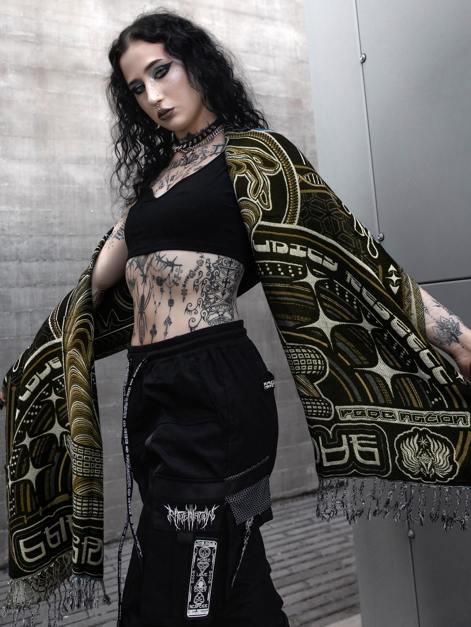 Kashmin Rave THE RAVE • Black/gold • Double-layered Pashmina Festival Shawl ...