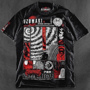 Puede incluir: Camiseta negra con gráficos de manga en rojo y blanco. La camiseta muestra la palabra "UZUMAKI" y la frase "RAGE NATION". El texto "CHAPTER 2: THE SPIRAL OBSESSION, PART 1" también es visible en la parte inferior.