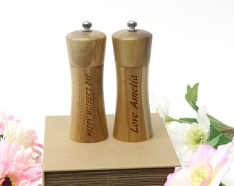 Personalised Engraved Salt and Pepper Grinder Set Mothers Day Gift - Affordable gifts for Mum - Personalised Gift - Mother's Day