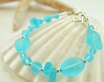 Light blue sea glass bracelet blue bracelet something blue maid of honor jewelry bridesmaids jewelry beach glass gift for mom mother sister