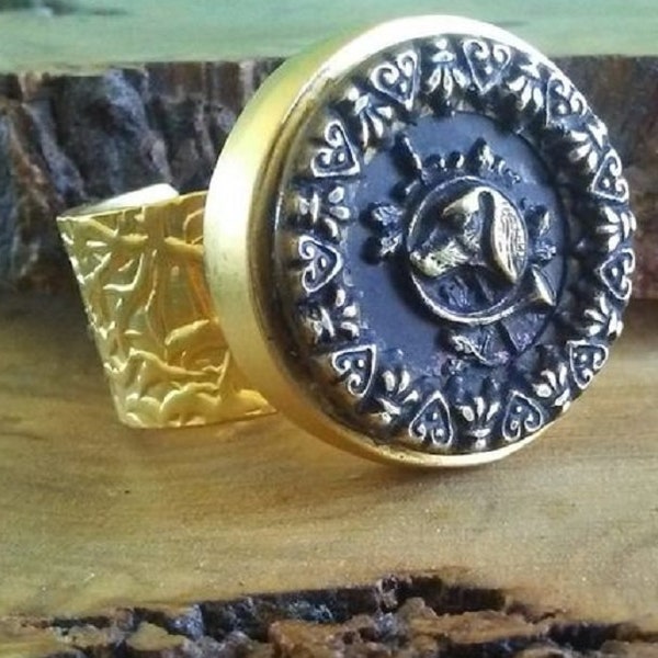 Hound & Hunting Horn Vintage Dog Button "Statement" Ring -  Upcycled/Repurposed Fashion Jewelry - Wedding Party Gift