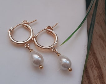 Pearl earrings, Pearls hoops, Dngling pearl hoops, Teardrop pearl hoops, Gold filled hoops, Gold filled pearl hoops, Teardrop pearl huggies