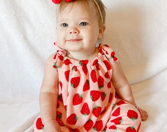 Baby girl, strawberry jumpsuit romper, ready to ship, spring outfit, summer outfit, multiple season, baby coming home outfit, adjustable