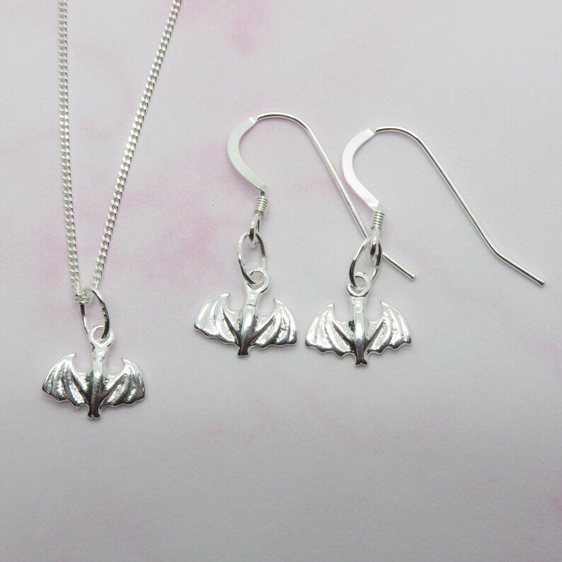 Sterling Silver 925 Bat Necklace /& Earrings Set Small Halloween Charms With Diamond Cut Curb Chain