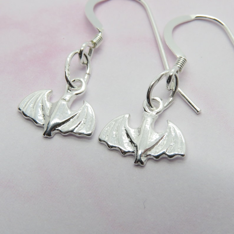 Sterling Silver 925 Bat Necklace /& Earrings Set Small Halloween Charms With Diamond Cut Curb Chain