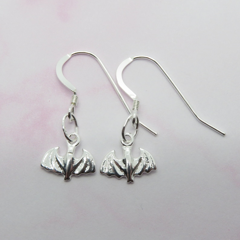 Sterling Silver 925 Bat Necklace /& Earrings Set Small Halloween Charms With Diamond Cut Curb Chain