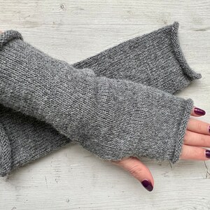 Gants en laine dalpaga tricotés, chauffe-bras en alpaga pur, chauffe-poignets tricotés, mitaines, gants tricotés, Gestrickte Armstulpen, gants tricotés pour femmes Medium grey