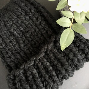 Super chunky knit hat, Helsinki hat, Giant knitting, Oversized winter hat,, super chunky beanie, Warm winter knitted hat, Chunky knit beanie 14 plain black