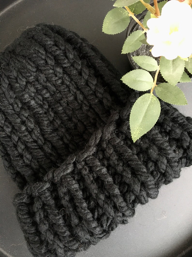 Super chunky knit hat, Helsinki hat, Giant knitting, Oversized winter hat,, super chunky beanie, Warm winter knitted hat, Chunky knit beanie 14 plain black