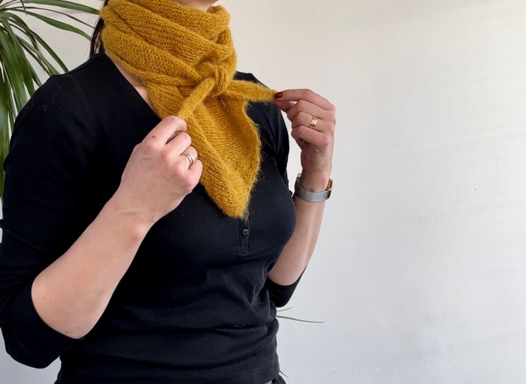 Small Triangle Scarf, Knit Triangle Alpaca Silk Baktus, Alpaca and Silk