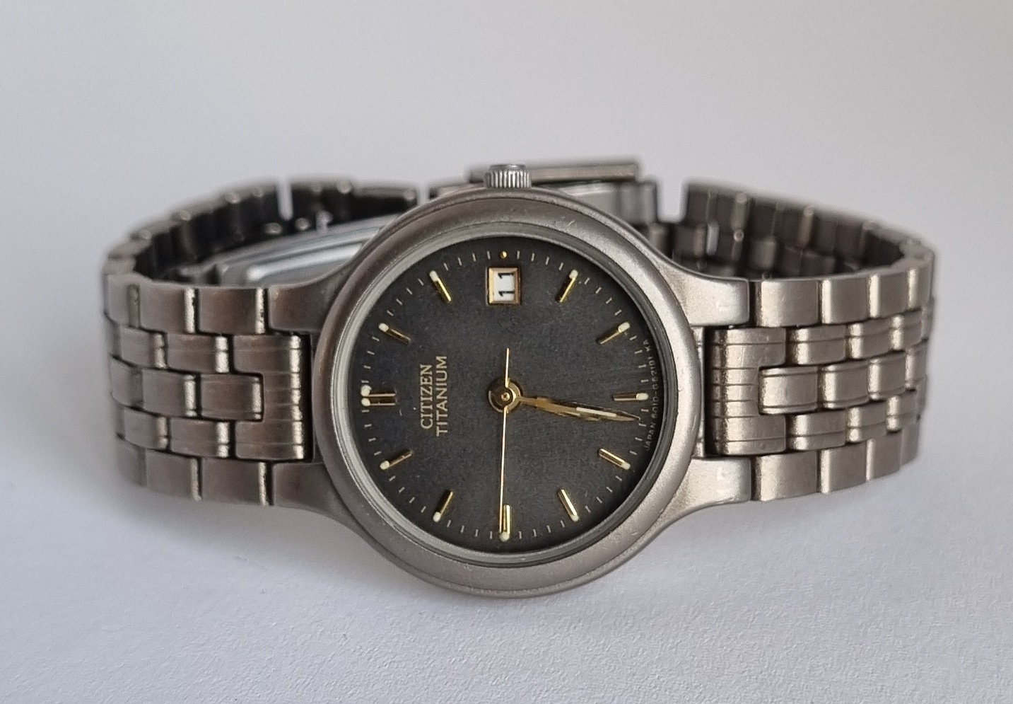 Vintage Rare 1994 Citizen 6010-G13478 Titanium Grey Dial Vintage Rare 1994 Citizen 6010-G13478 Titanium Grey Dial