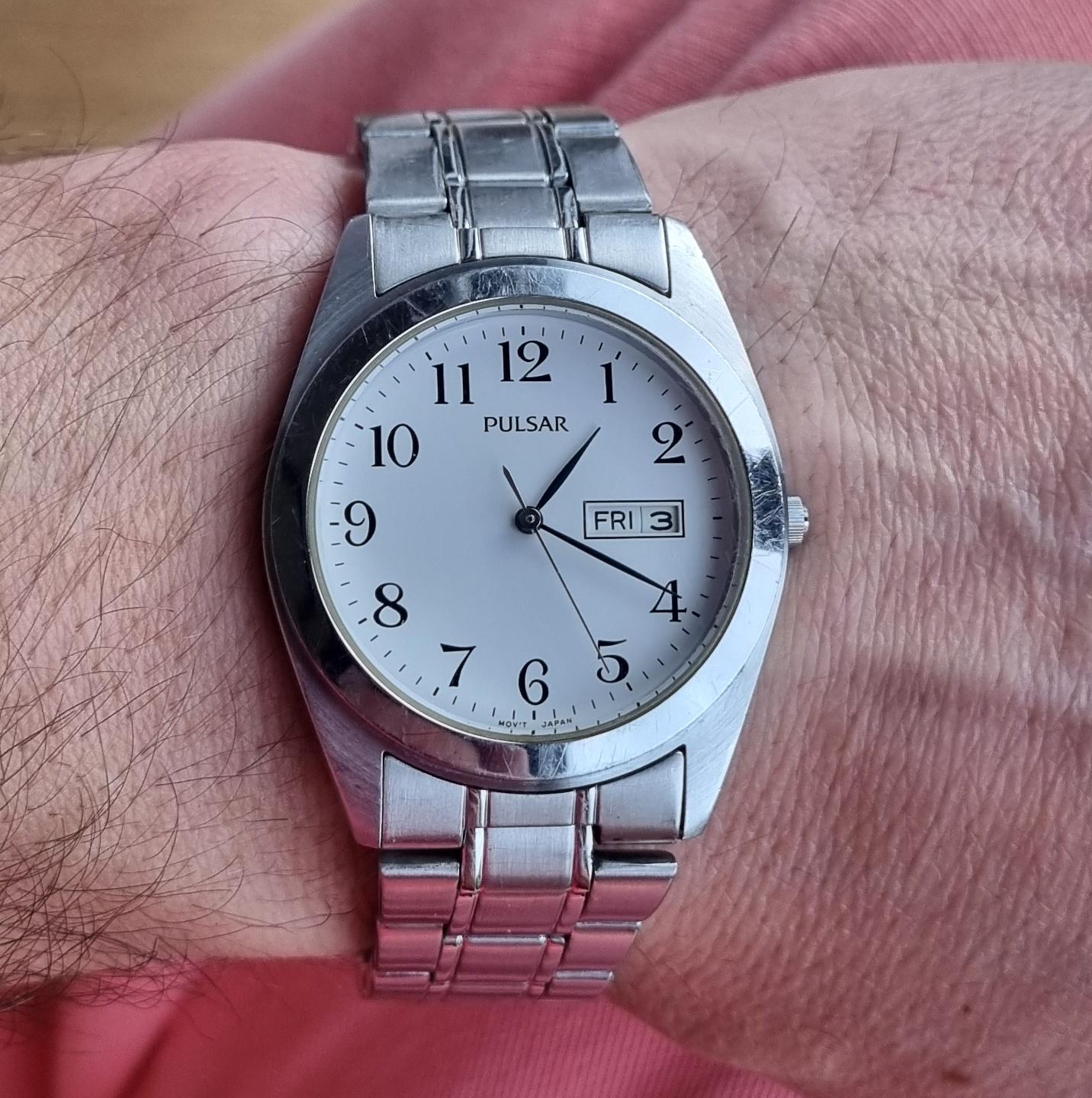 Creamware Pulser ジャンク品 Vintage Japan PULSAR VX33-X070 White Dial Men's Quartz Watch Day