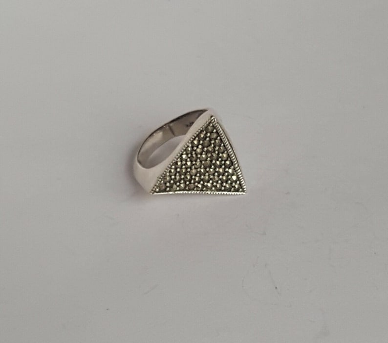 Beautiful Vintage Silver 925 Ring *TRIANGLE* w Marcasite
