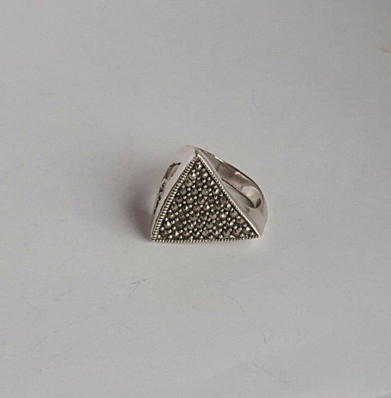 Beautiful Vintage Silver 925 Ring *TRIANGLE* w Marcasite