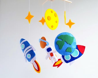 Space baby mobile Spaceship mobile Galaxy mobile Astronautes mobile Space nursery décor Planet mobile Moon star baby mobile