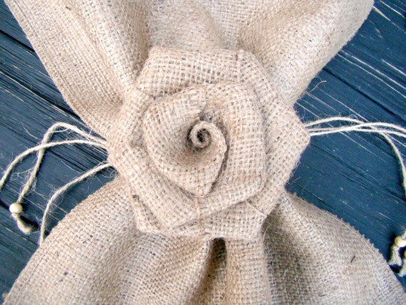 Burlap table runner with flowers, Rustic wedding decor, Country table setting