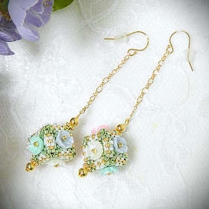 DIY Beaded Sead Bead earring pattern/tutorial with Acrylic Flower Box dangles (DIGITAL/DOWNLOAD)