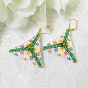 3D Puffy Peyote Triangle earrings - Flower Garden DIGITAL DOWNLOAD