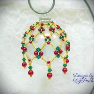 DIY Beaded Crystal and Pearl Holly Berrypatten  Christmas Ball Ornament Cover - TUTORIAL/DOWNLOAD