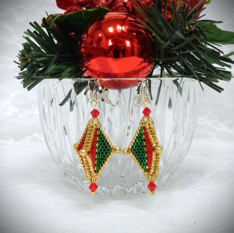 Beaded Mini Pod Pattern With Crystal Accent Christmas Earrings - DIY ...