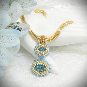 Tutorial de collar de cuentas de cristal: Colgante ovalado elegante (Descarga PDF)