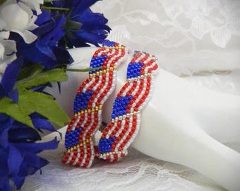 Hand Beaded American Flag Bracelet with Magnetic Clasp in Peyote Stitch