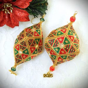 Beaded Triangles Christmas Ornament - DIY TUTORIAL/PATTERNS
