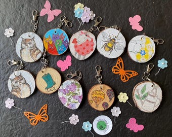 Wooden Cookie Decoupage Key Rings | Hand-Drawn Acrylic & Pen Designs | Custom Personalized Keychains | Unique Gift Idea