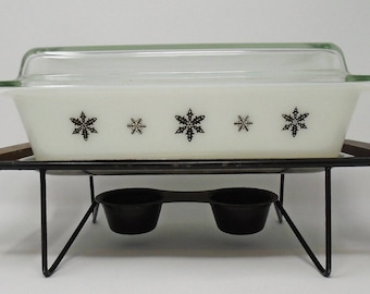 Rare Gaiety Snowflake Black & White Space Casserole Dish and Stand Deep