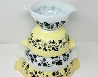 Complete set of JAJ Pyrex Cinderella Bowls Yellow and Black