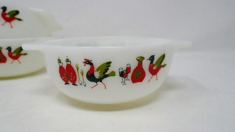 Vintage Fowl Play Pyrex 8 ounce Easy Grip Small Pixie Casserole Dish