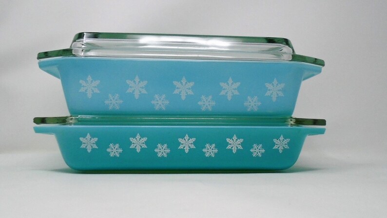 Rare Duck Egg Blue Snowflake JAJ Vintage Pyrex Gaiety Deep Size Space Saver Casserole Dish Spacesaver HTF