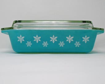 Vintage JAJ Space saver Turquoise Gaiety Snowflake Deep Dish Pyrex Casserole Dish
