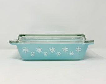 Rare Duck Egg Blue Snowflake JAJ Vintage Pyrex Gaiety Deep Size Space Saver Casserole Dish Spacesaver HTF