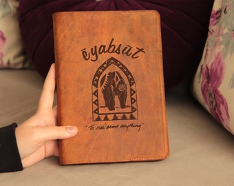 A set of 10 journal covers with notebooks with your personalized logo made of crazy horse leather or vegan leather.