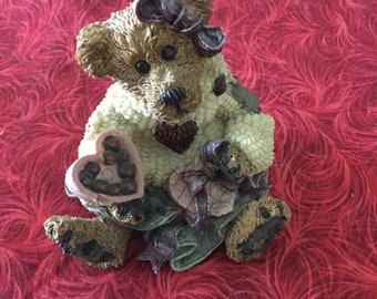 Boyd’s  Bear collectable figurine Baileys Hearts Desire 1995