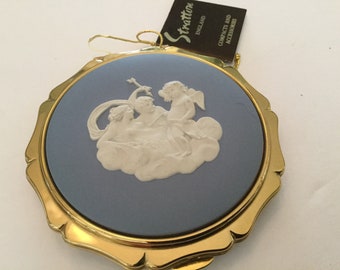 Wedgewood Stratton Blue ANGELS ON A CLOUD powder co fri frakt