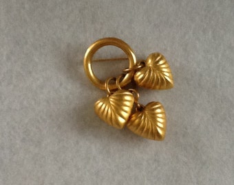Heart pin,matte gold  tone and puffy